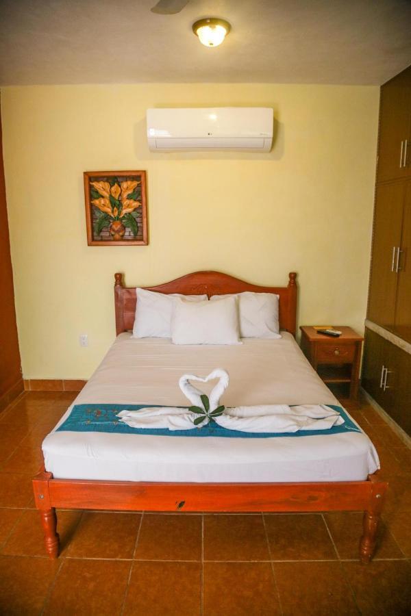 Navieros Rooms Bacalar Eksteriør bilde